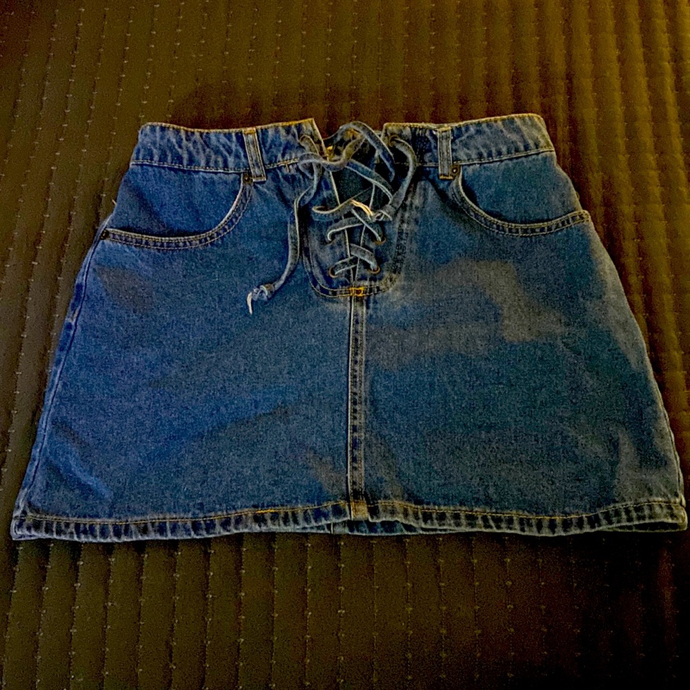 Forever, 21 denim mini skirt, lace up closure size 28 high waisted women’s nice.